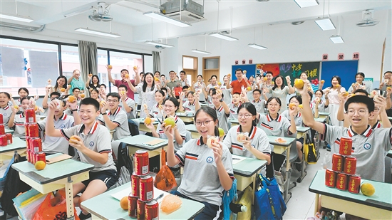 郑州配资网股票配资网址 中考启幕，近5.3万学子逐梦！